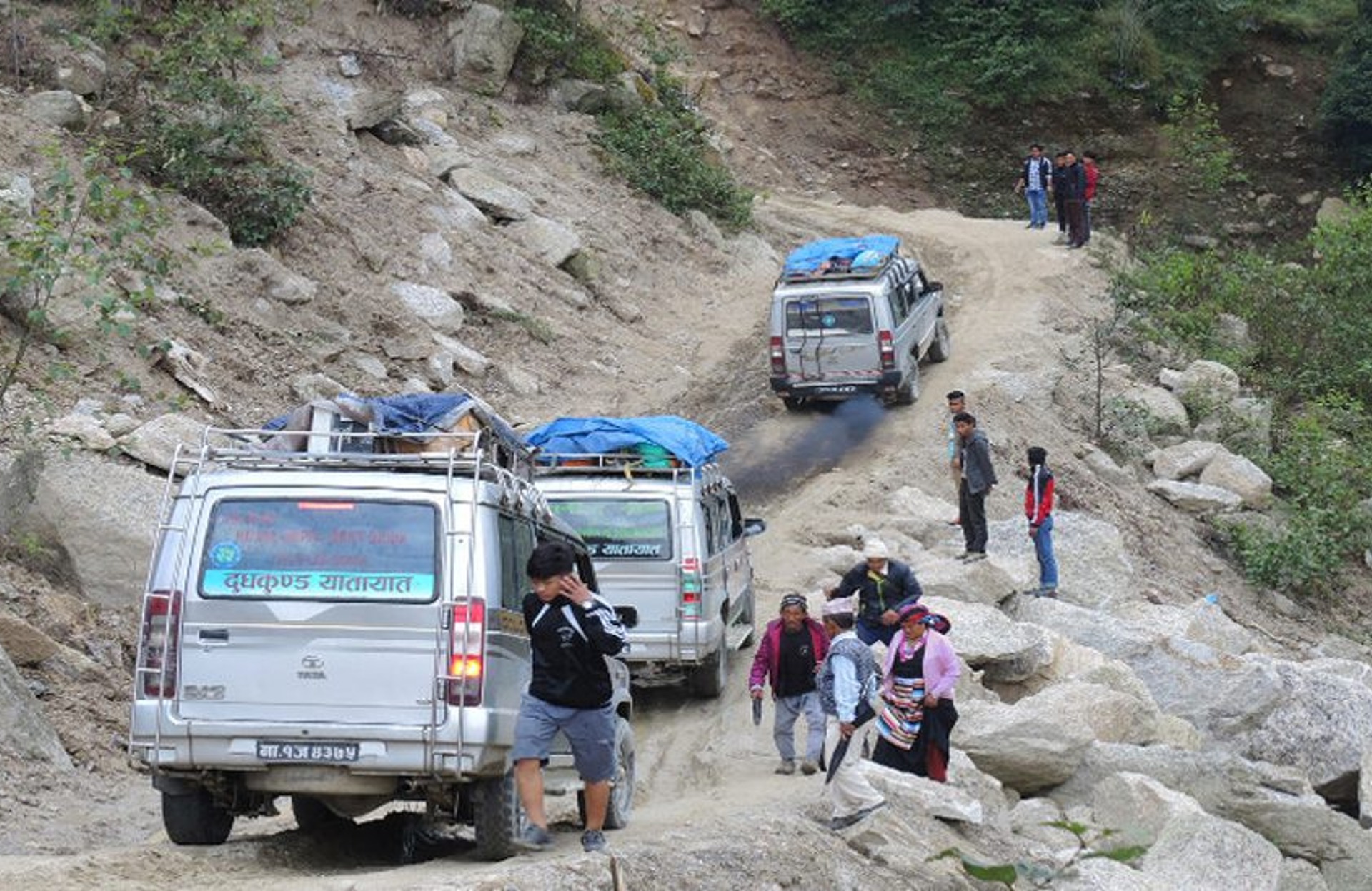 Besisahar to Manang transportation