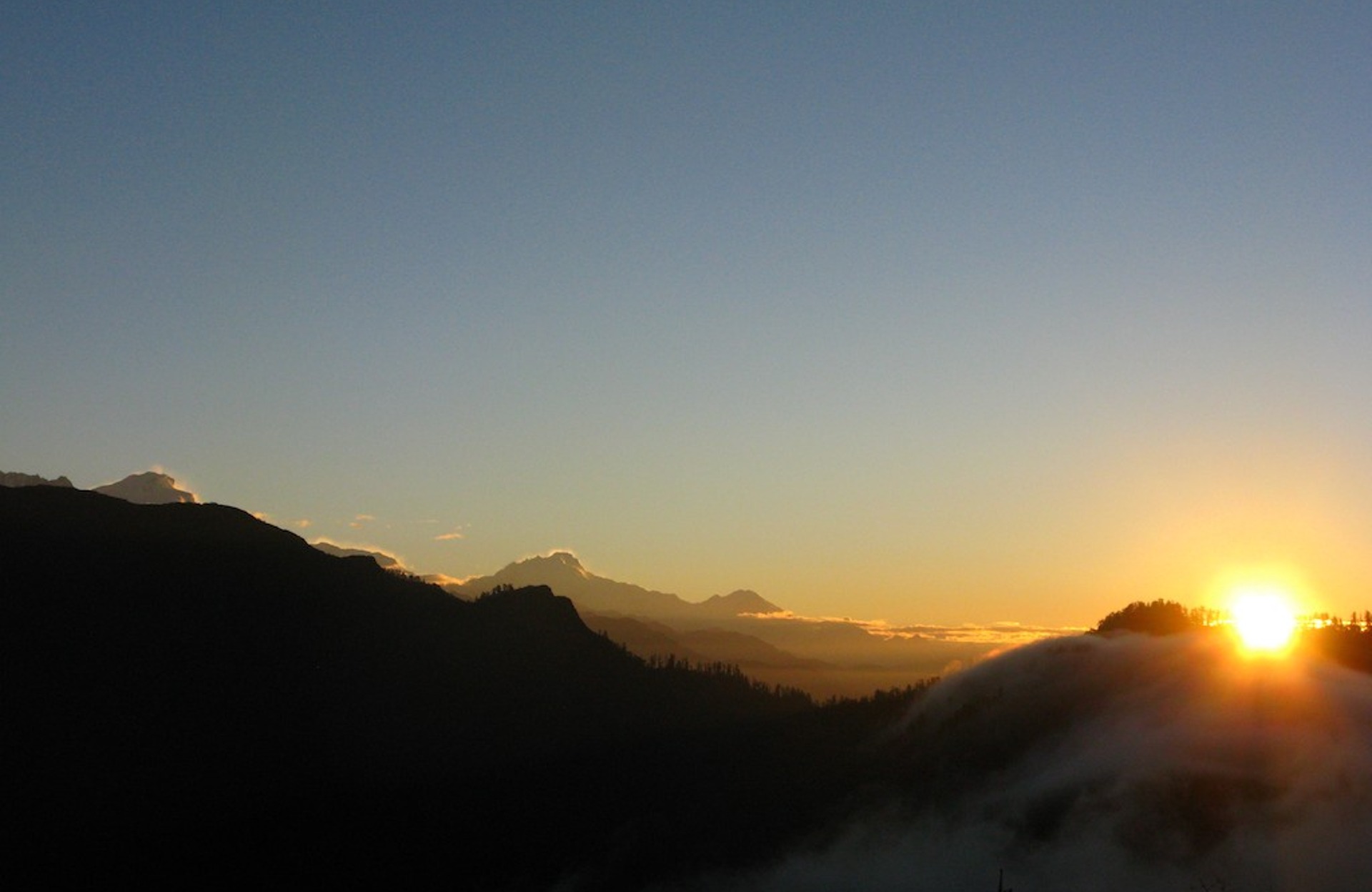 Sunrise over Annapurna and Dhaulagiri ranges, seen from Poon Hill during the poonhill trek.