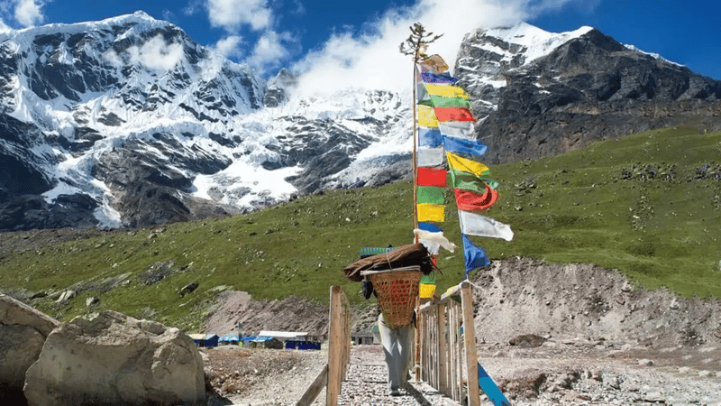 Kanchenjunga to Makalu Base Camp Trek